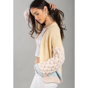 SAACHI Chunky Hand Knit Cardigan Sweater Oversized Pastel Cream Medium